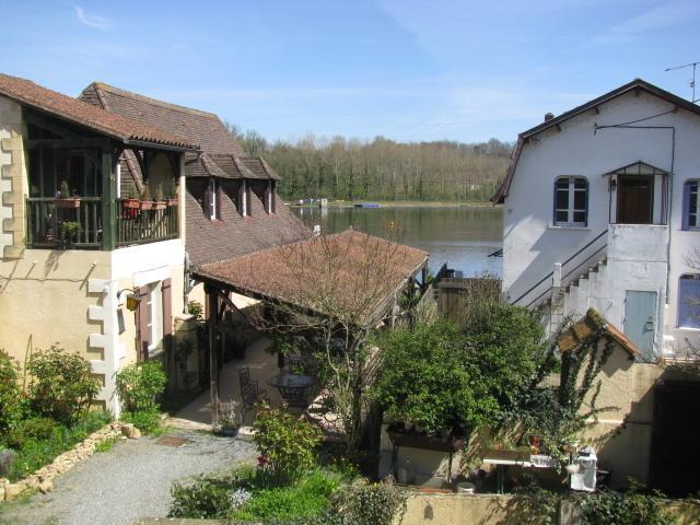 Hotel Le Barrage Mauzac-et-Grand-Castang Zimmer foto