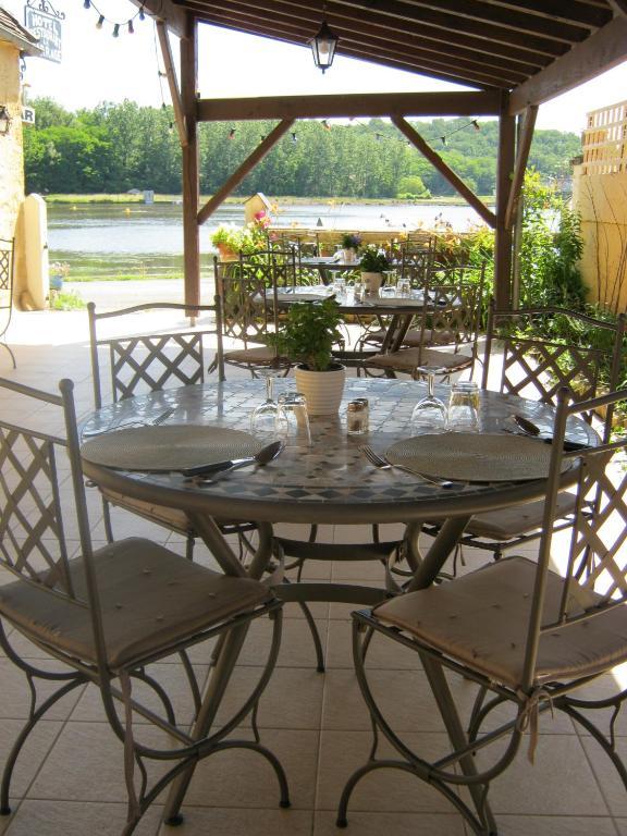 Hotel Le Barrage Mauzac-et-Grand-Castang Exterior foto